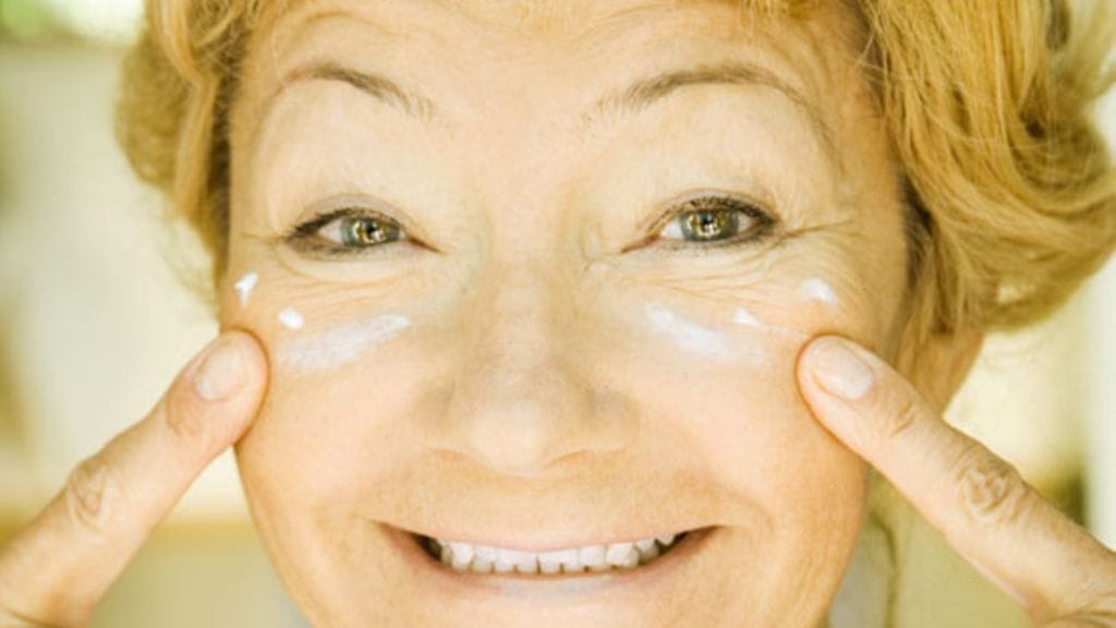 Kosmetiikkayhtiöt mittaavat rypyt usein silmän ulkonurkasta.