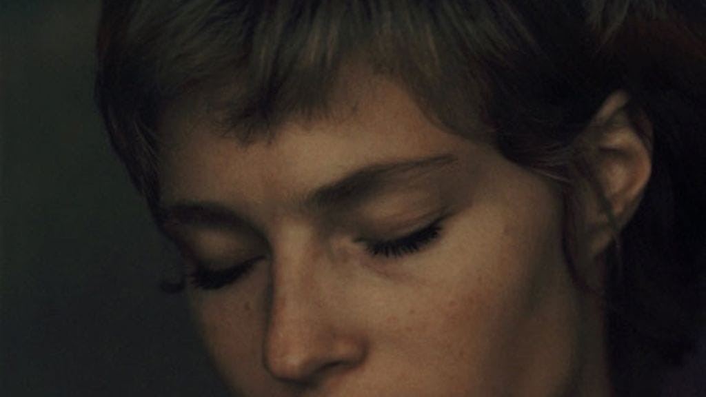 Uniohjaaja kertoo, ettei unien symboleille voi antaa yleisiä merkityksiä. Kuvituskuva.