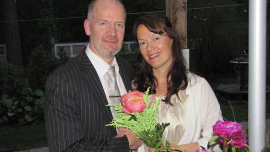 Entinen hoitaja Juhani Alakärppä voitti Toivo Kuula -laulukilpailun syksyllä. Vierellä hänen muusansa, vaimo Jaana.