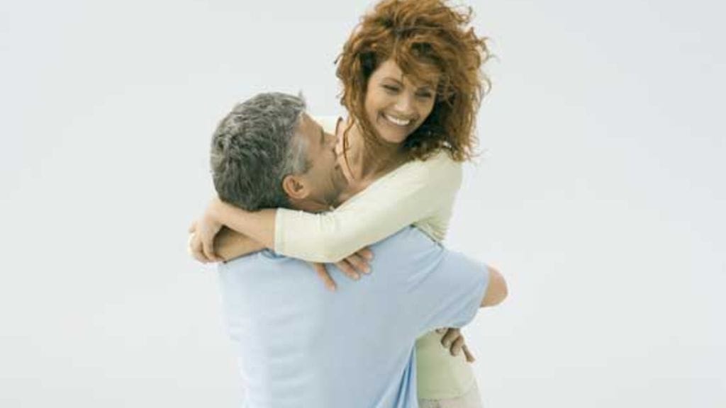 Parisuhteessa ei saa unohtaa hellyyttä.