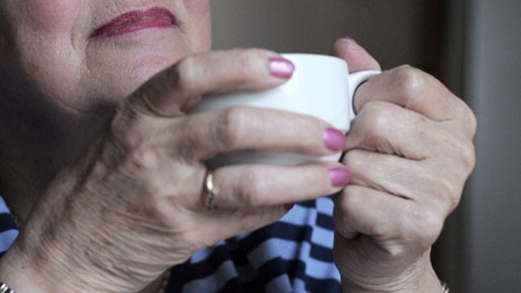 Eeva viihtyy yksin. Kuvituskuva. Kuvan henkilö ei liity juttuun.