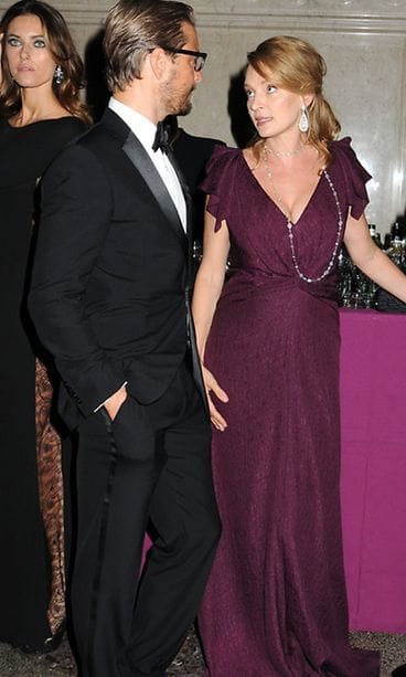 Uma Thurman käänsi katseet juhlatilaisuudessa.