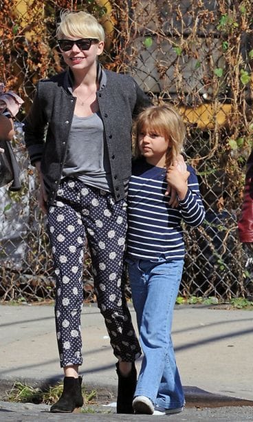 Äitinsä Michelle Williamsin kanssa asuva Matilda on nyt 7-vuotias.