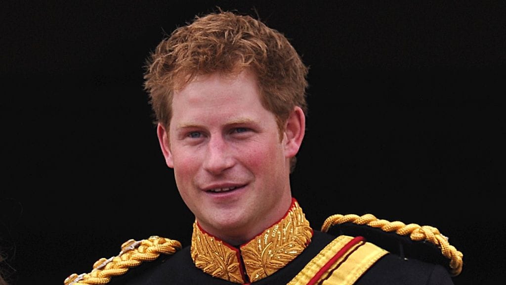 Lehtietiedon mukaan prinssi Harry seurustelee uimapukumallin kanssa.