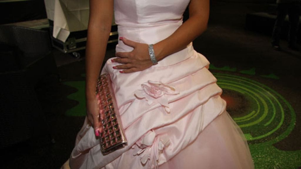 Henna Kalinaisen hääpuku. (Kuva: Sub)