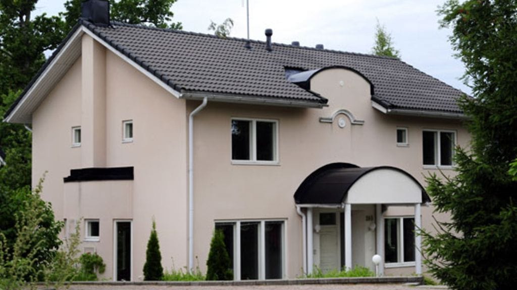 Sauli Niinistön ja Jenni Haukion uusi talo Espoossa. (Kuva: Heikki Saukkomaa/Lehtikuva)