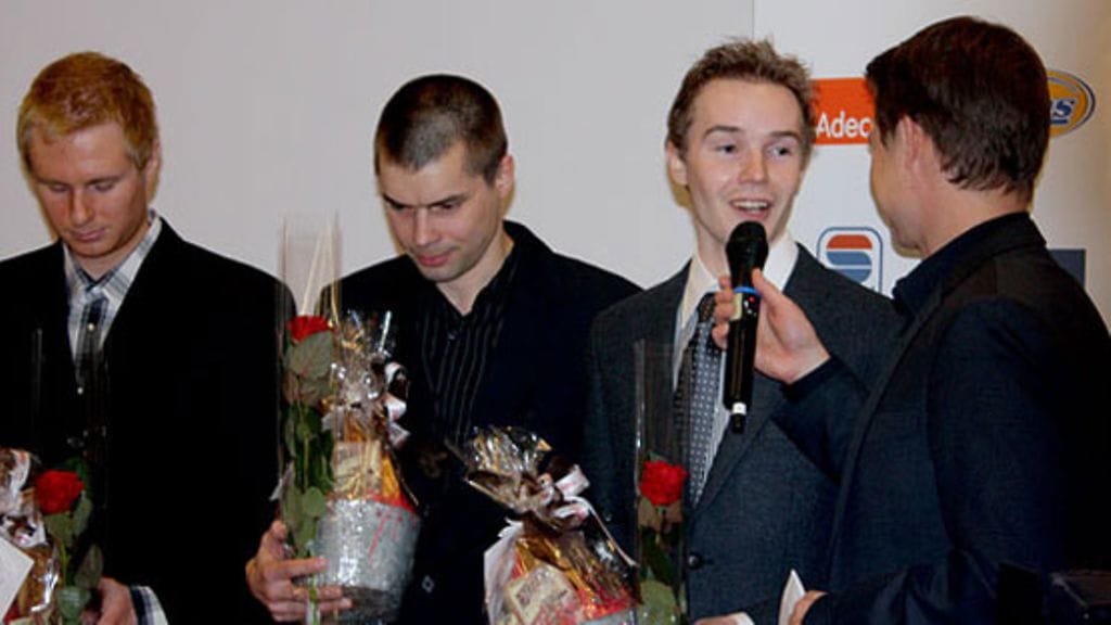 Harri Olli oli hyvällä tuulella torstaina 15. huhtikuuta (Kuva: MTV Oy)