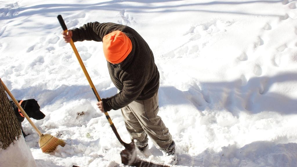 Liikunta kylmässä lisää riskiä entisestään.