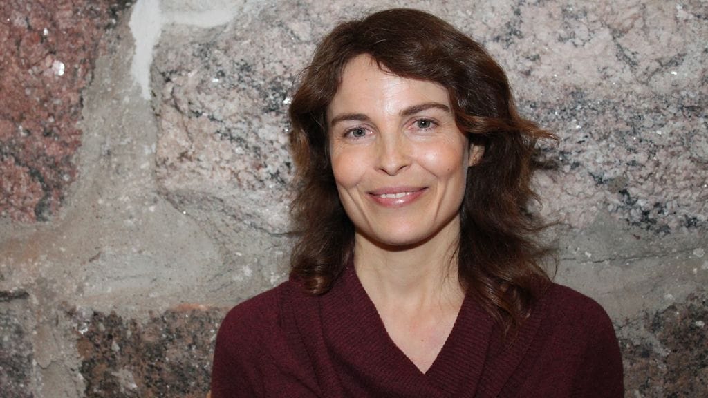 Irina Björklund levyttää suomalaisia lauluja ranskaksi.