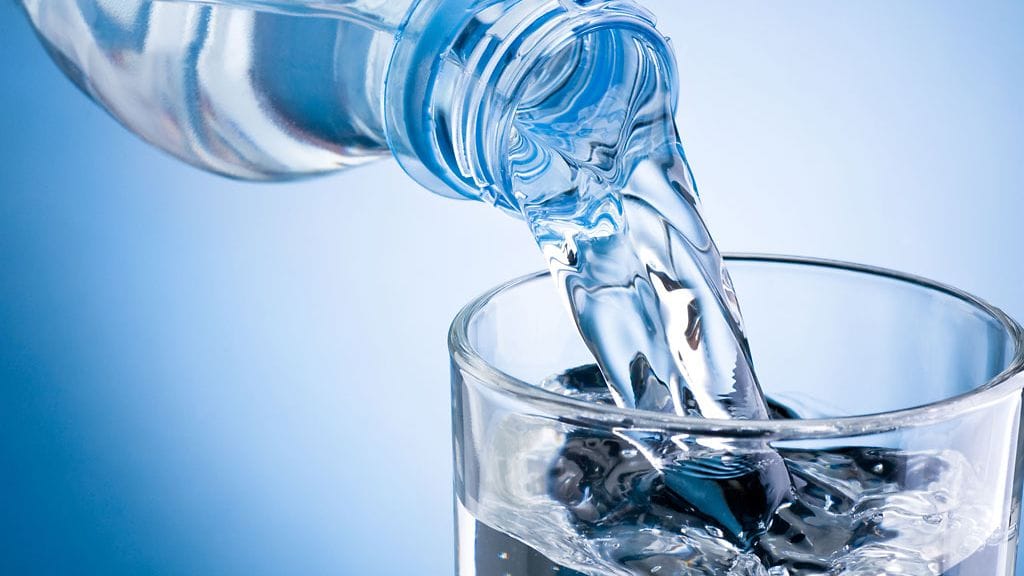 Päivittäin tulisi nauttia noin kahdeksan lasillista vettä.