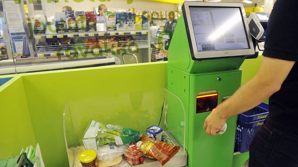 Turvallisuuspäällikkö ei näe yhteyttä näpistelyiden ja itsepalvelukassojen lisääntymisen välillä.