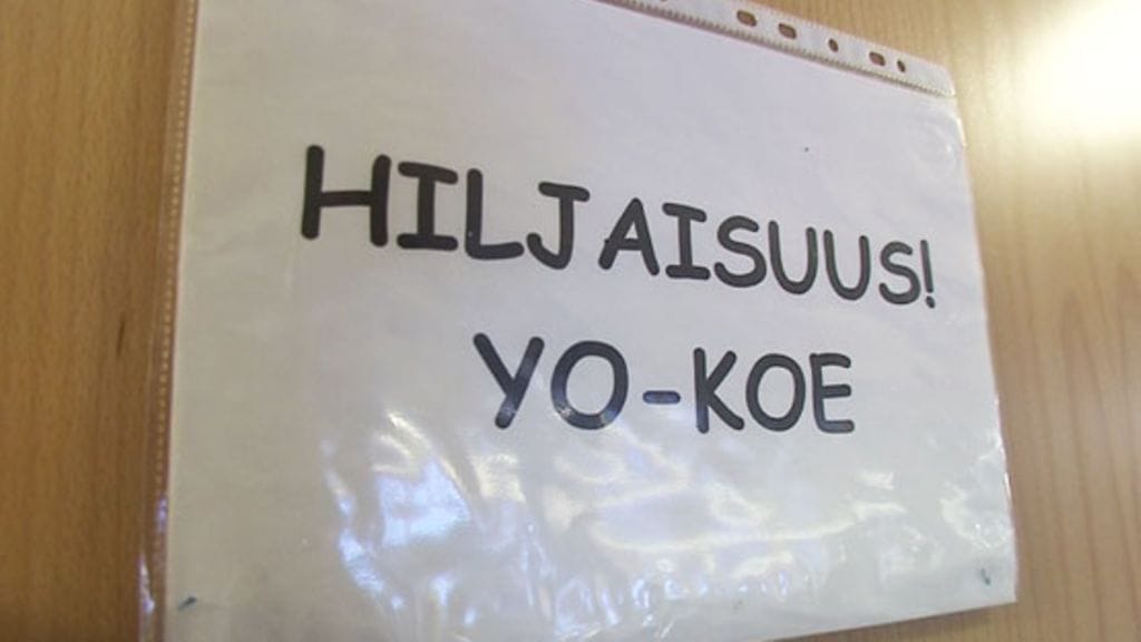 Ylioppilaskokeet keskeytyivät monessa koulussa virheilmoitukseen.