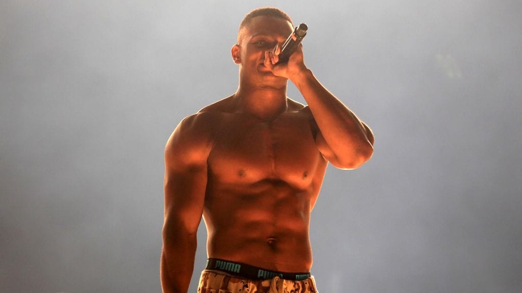 Musta Barbaari kuvattuna keikalla Blockfesteillä 2014.