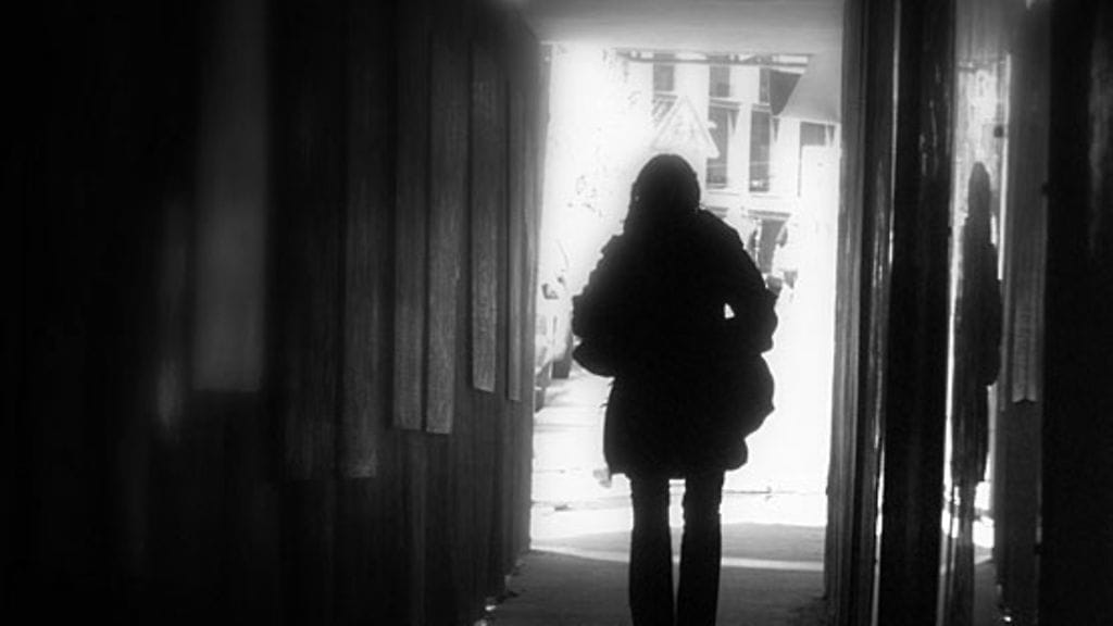 Kaksi pahoinpiteli kolmannen naisen poikkeuksellisen raa´asti.