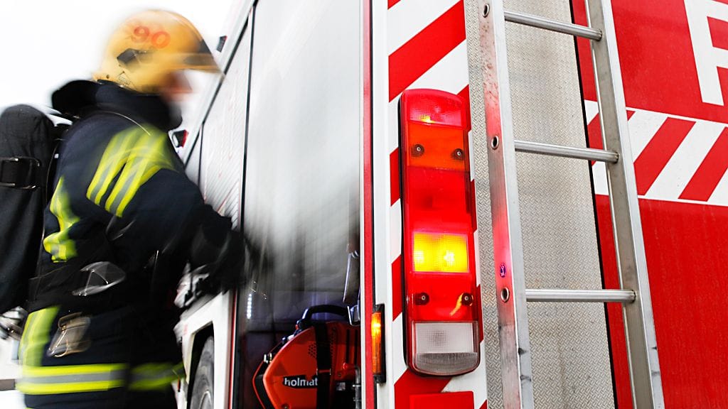 Palomestarin mukaan Loviisassa palava talo tulee tuhoutumaan kokonaan.