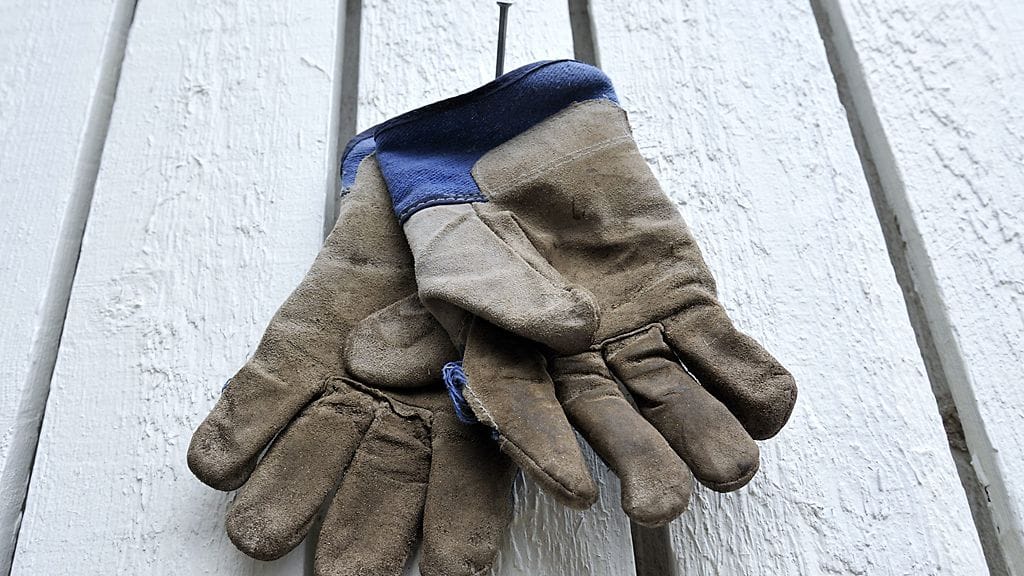 Hanskoja ei parane heittää nyt tiskiin, varoittavat asiantuntijat Kauppalehdessä.