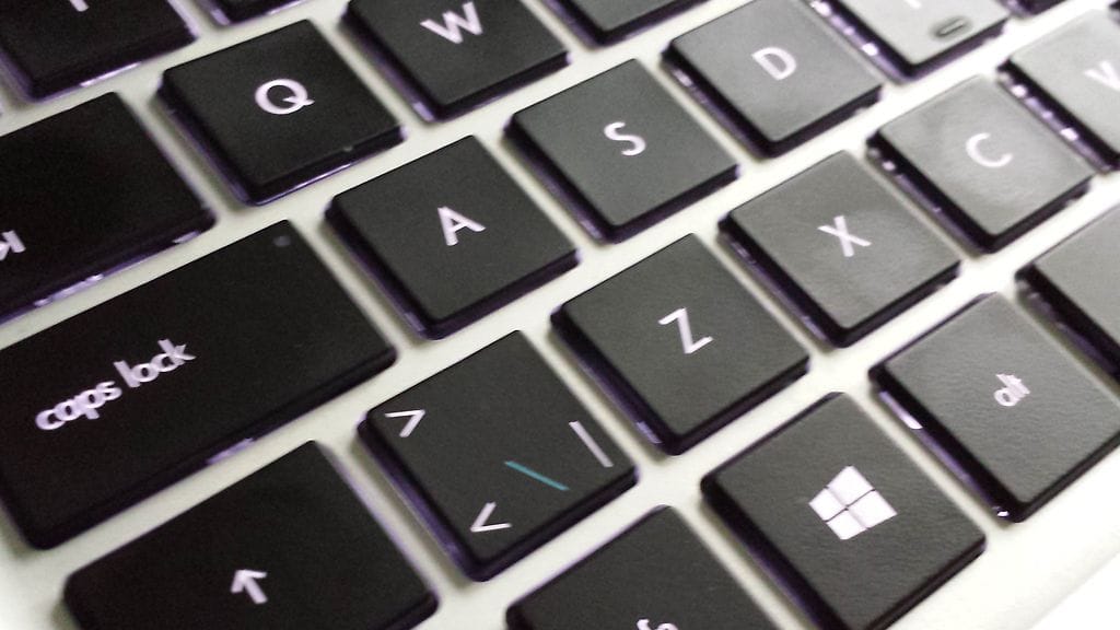 Kostosivuston ideana oli syyttäjien mukaan se, että ihmiset lähettivät sinne alastonkuvia tai muita arkaluonteisia kuvia toisista ihmisistä ilman lupaa. Yleensä nämä kuvat olivat entisistä puolisoista.