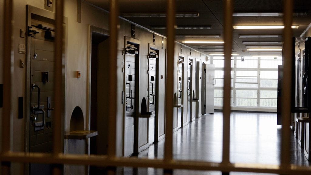 Riihimäen vankilatappo: Tekovälineenä oli kaulin.