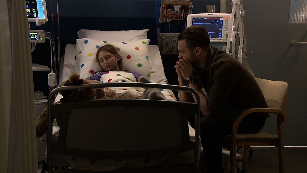 Illan jaksossa Kasurisen näyttelemä Nella joutui sairaalaan sydänvikansa vuoksi.