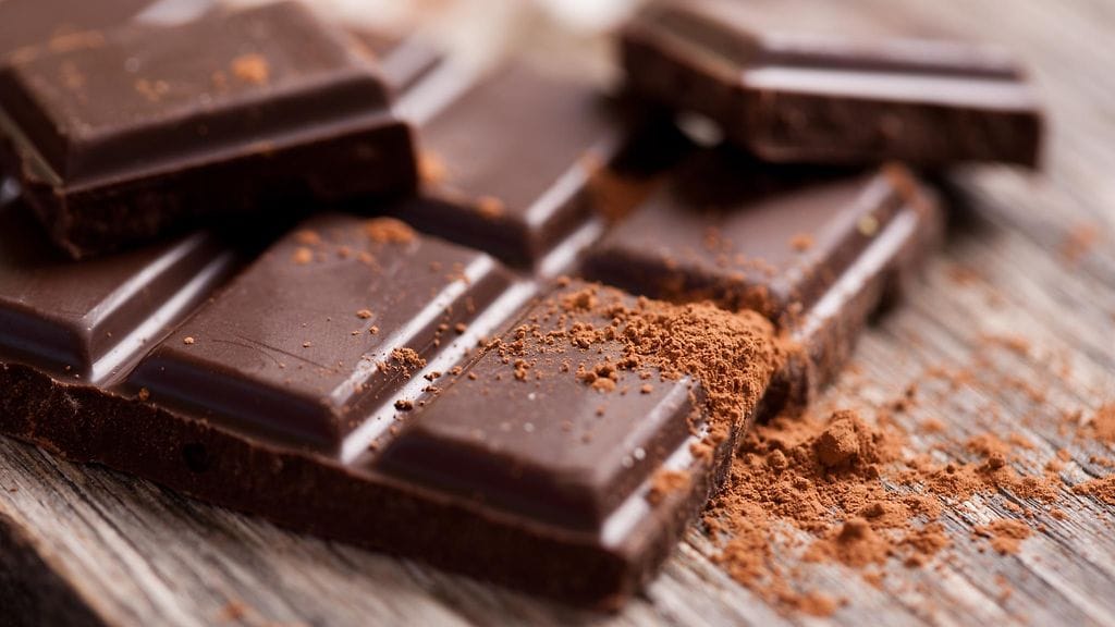 Tumma suklaa tekee tutkitusti iloiseksi,