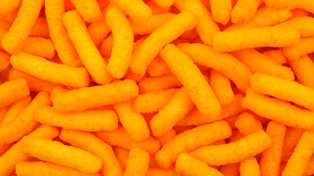 Kotitekoiset juustonaksut eivät näytä samalta kuin kaupan versiot tässä kuvassa.