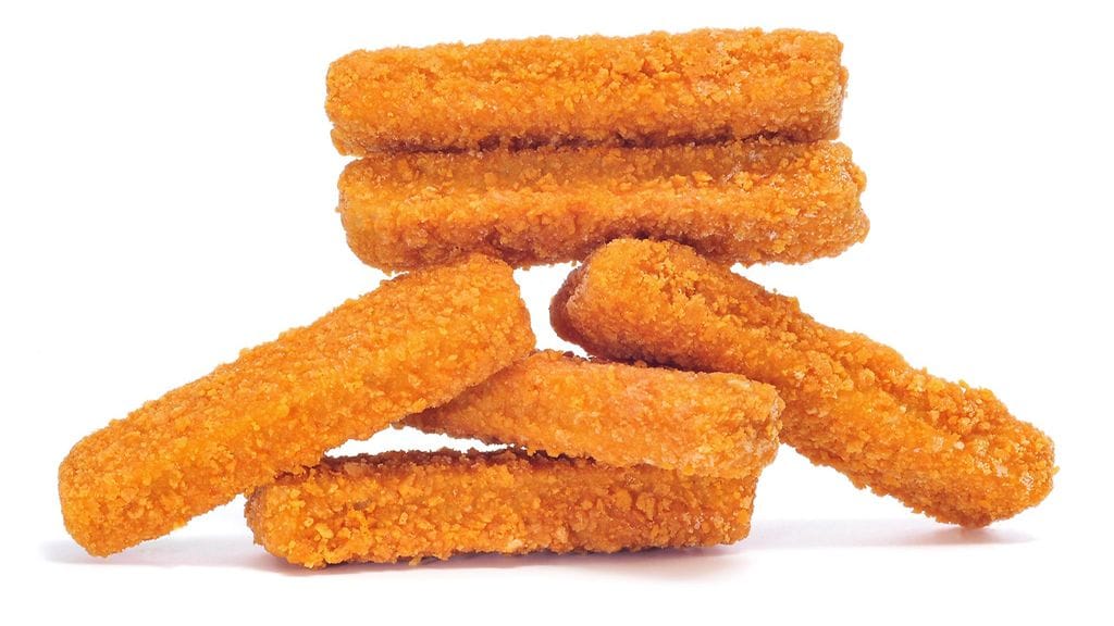 Suomessa myytävien kalapuikkojen kalapitoisuuksissa on eroja.