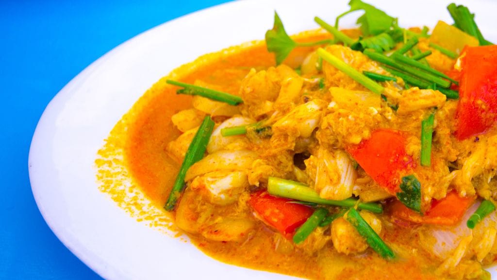 Mausteinen ruoka voi aiheuttaa ikävää turvotusta.