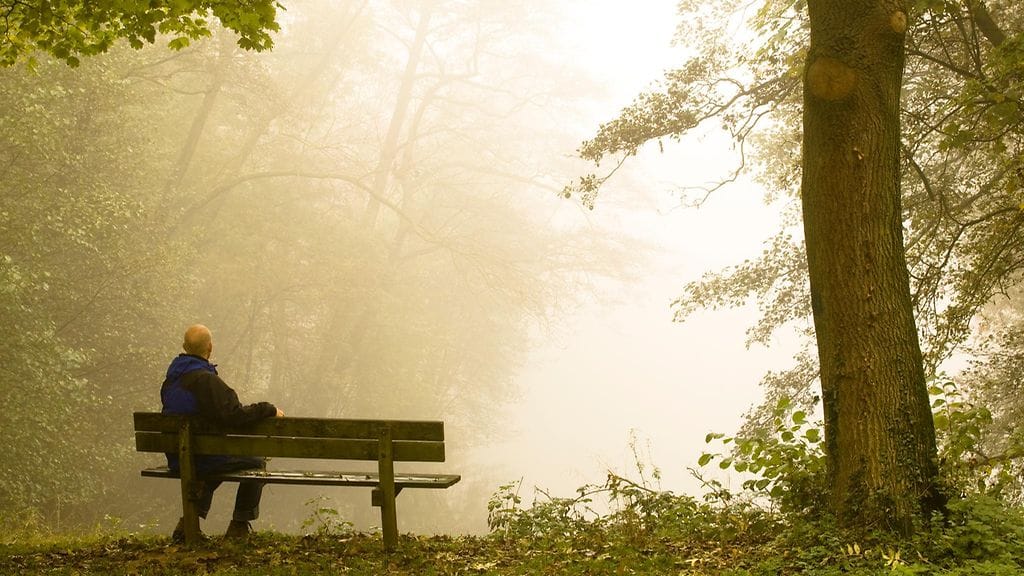 "Pitää rajoittaa ja miettiä, mihin asti jaksaa kävellä. Onko lepopaikkoja, jos tulee väsymys tai kipu niin pahaksi", Markku sanoo. Kuvan henkilö ei liity juttuun.