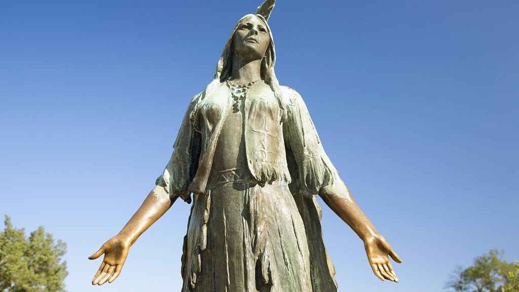 Pocahontasin patsas Jamestownissa, Virginiassa.