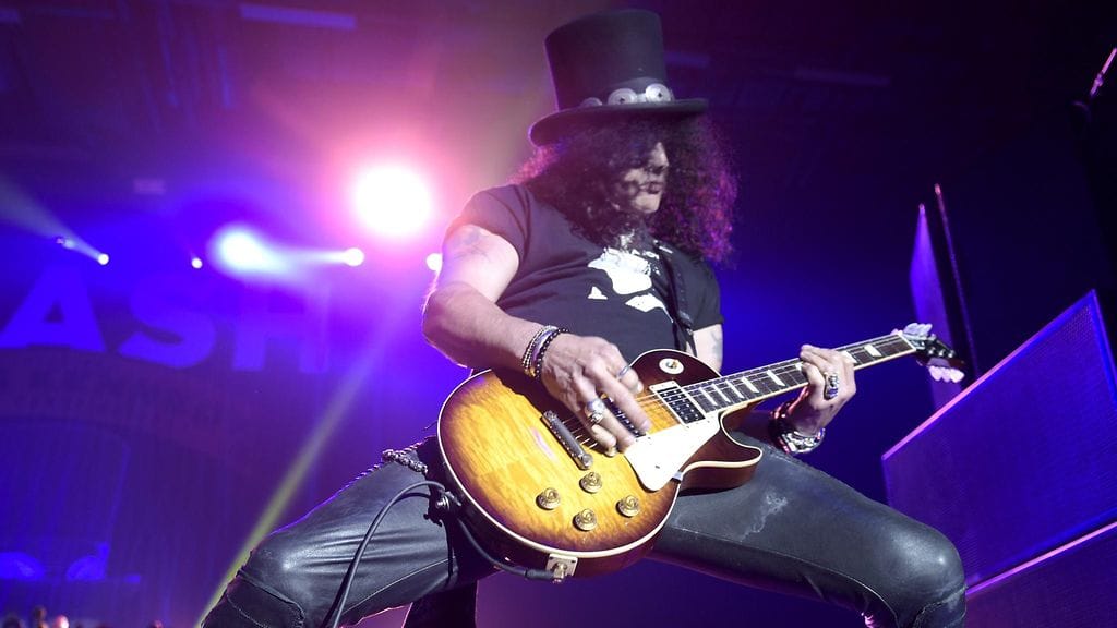 Slash konsertoi Helsingin jäähallissa torstaina 28. toukokuuta 2015.