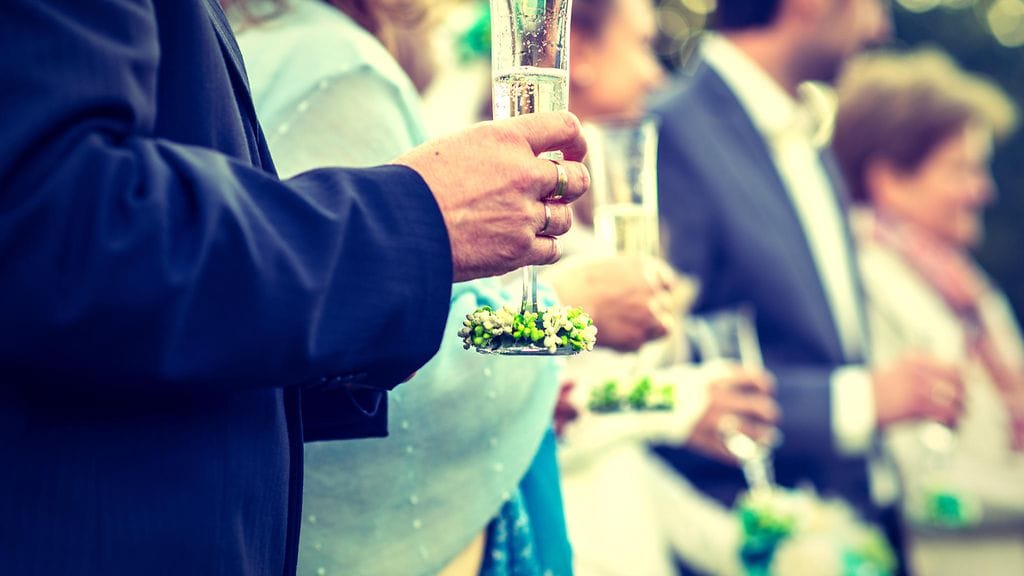 etiketti, häät, hääjuhla, juhla, vieraat, malja, samppanja