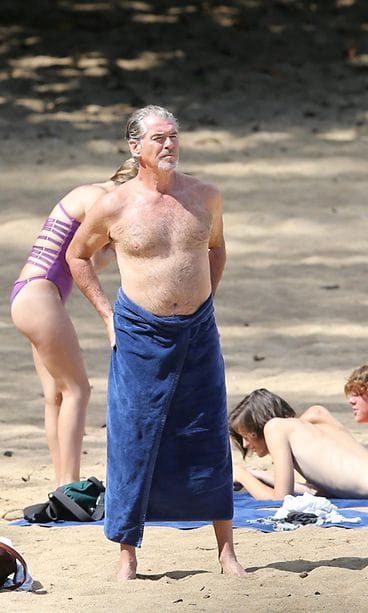 Pierce Brosnan kuvattuna lomailemassa Havaijilla 9.8.2015.