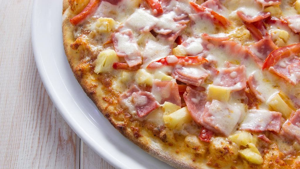 Poliisi varoitti valistuskampajassaan, että jatkuvasti huomattavan halvalla pizzojaan myyvällä yrittäjällä ei välttämättä ole puhtaita jauhoja pussissaan.