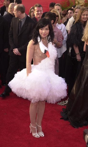 Björk Oscar-gaalassa 2001