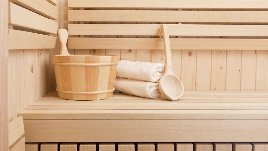 Sauna pysyy paremmin puhtaana, kun käyttää laudeliinaa kylpiessä.