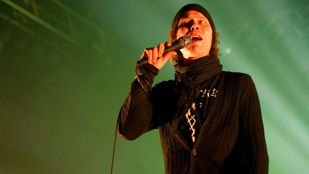 Ville Valo lavalla HIMin kanssa Milanossa 13. helmikuuta 2016.