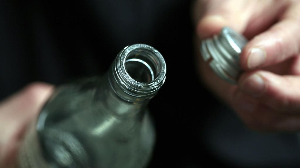 Kirkkoherran epäillään nauttineen rippileirille alkoholia.