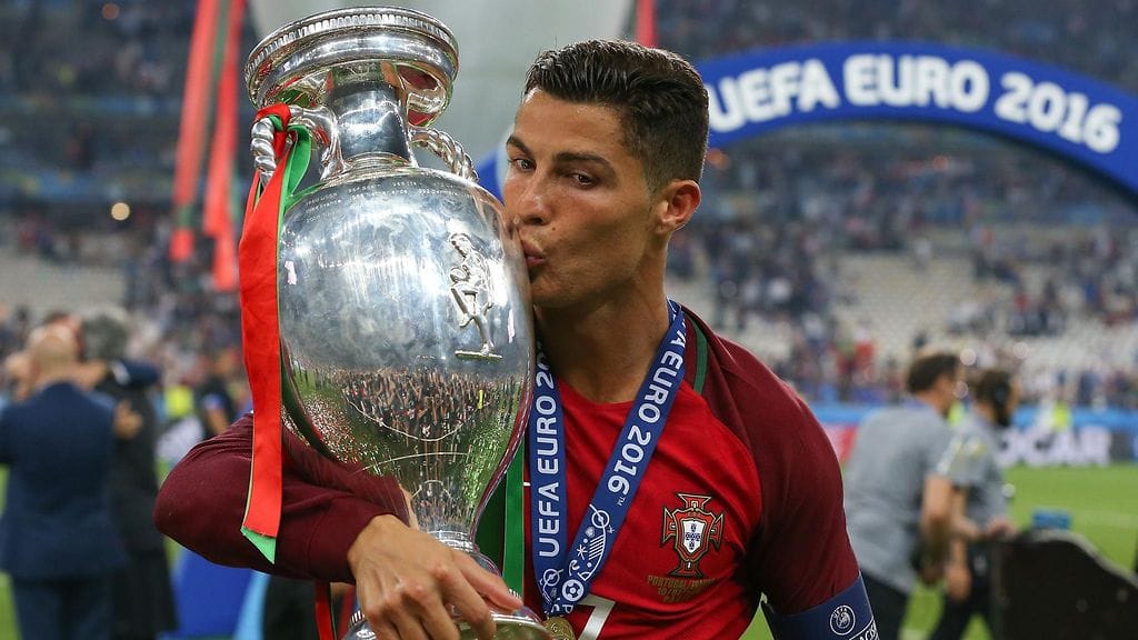 Cristiano Ronaldo ja kauden toinen mestaruuspusu.