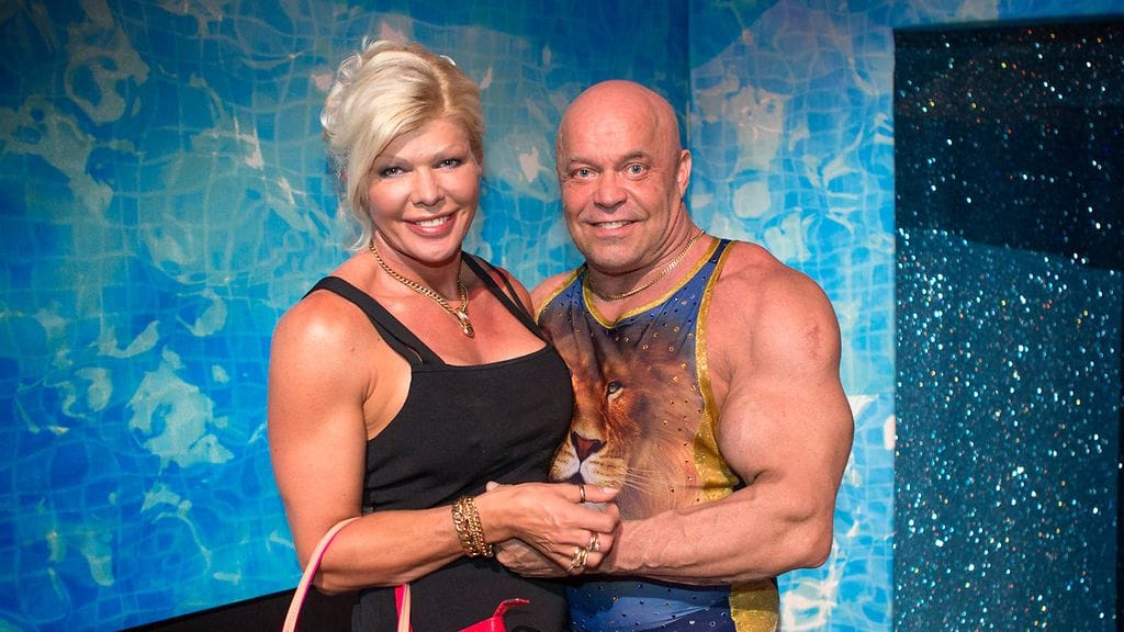 Valkonen on tullut tunnetuksi vaimonsa Tiina Jylhän tosi-tv-sarjasta Kauneusklinikka Tiina Jylhä.