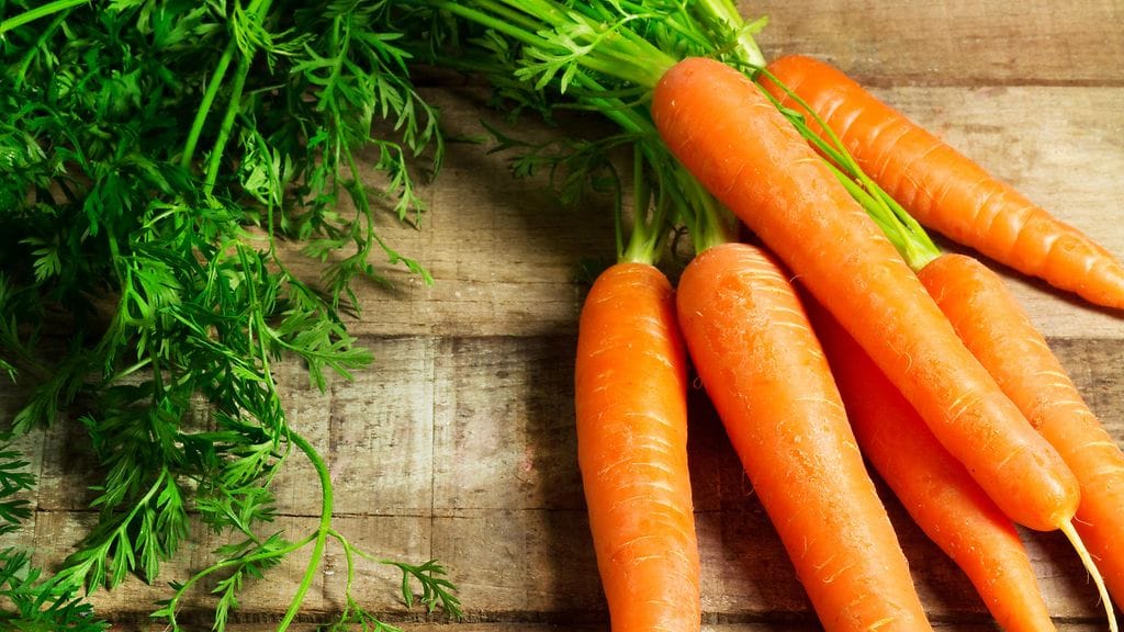 Karoteenit ovat oransseja, keltaisia tai punaisia kasvien väriaineita.