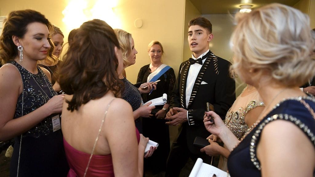 Robin oli suosittu haastateltava Linnan juhlissa 2016.