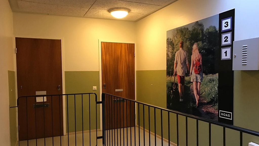 Hoas opiskelija-asuntola käytävä