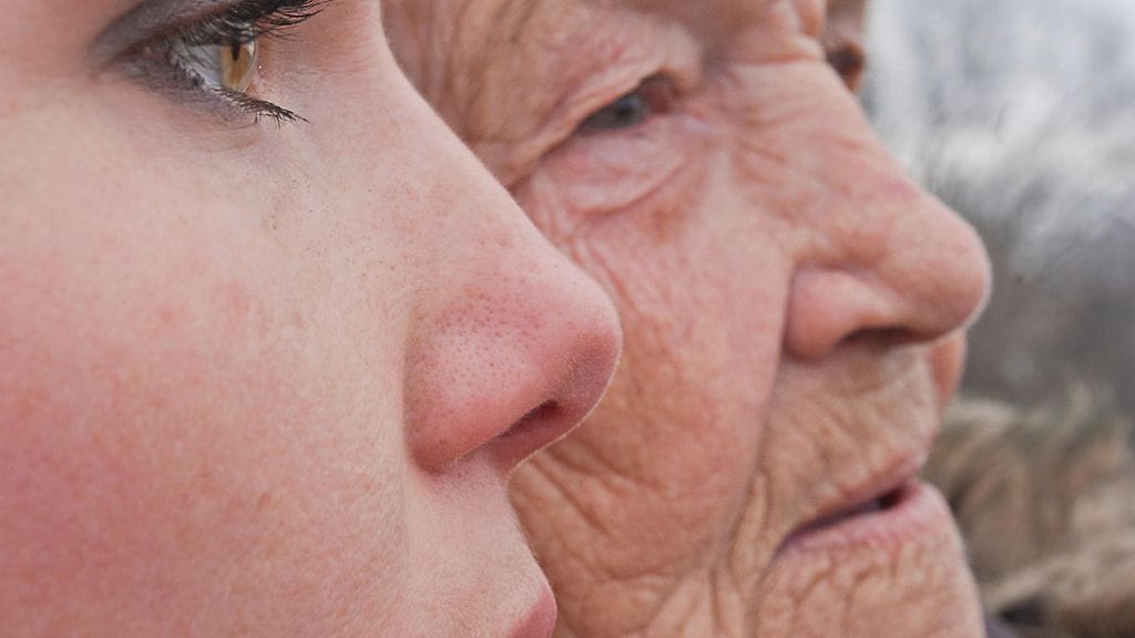 Ihmisen persoonallisuus muuttuu merkittävästi vanhetessa. Kuvituskuva.