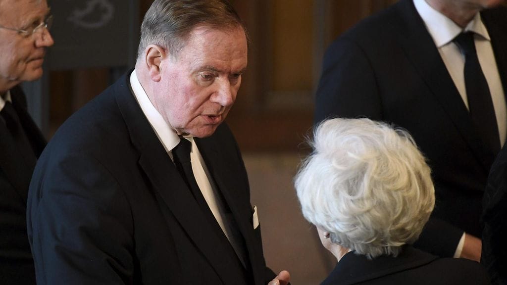 Paavo Lipponen ja Tellervo Koivisto Mauno Koiviston hautajaisissa