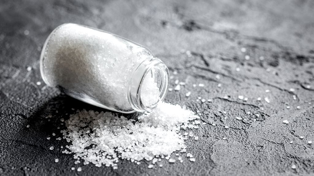 Merisuola valmistetaan haihduttamalla suolaa merivedestä. Kuvituskuva.