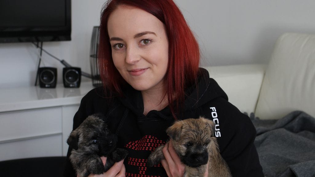 MS-taudista huolimatta Elisa Härkönen viettää touhukasta elämää.