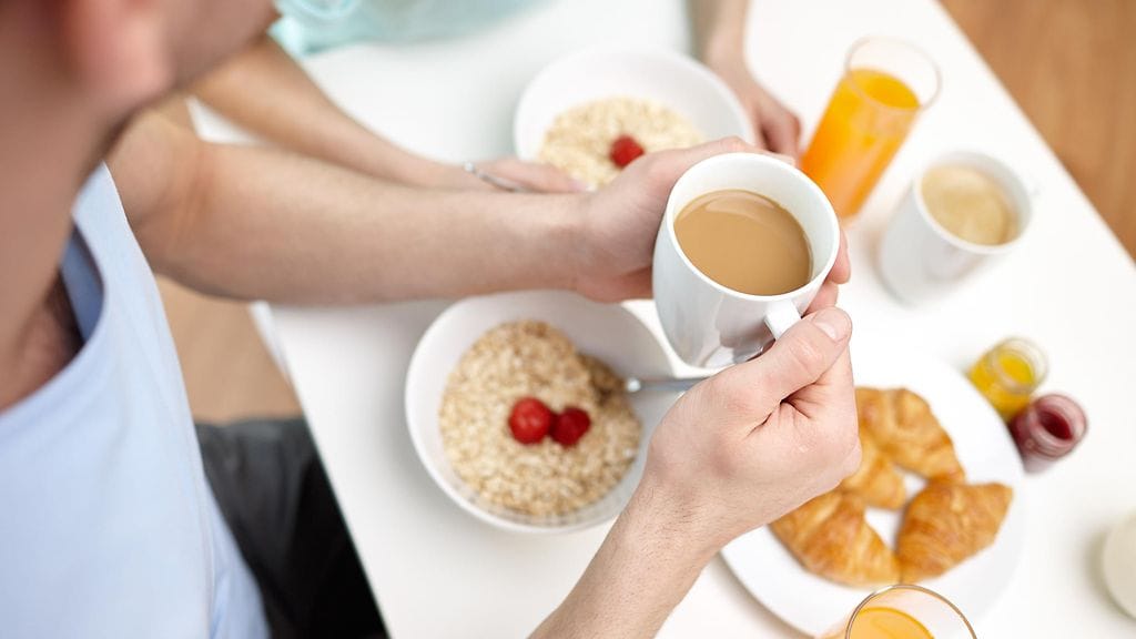 Ihmisillä, jotka jättävät aamiaisen väliin tai nauttivat sen hyvin niukkana, on tutkimuksen perusteella verisuonet huonommassa kunnossa.