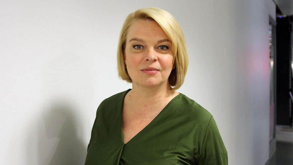 Elina Knihtilä kuvattuna MTV:n Uutistalolla 31. lokakuuta 2017.