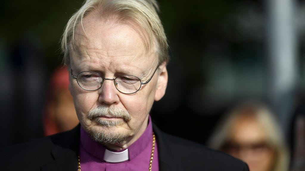 Arkkipiispa Kari Mäkinen korostaa tasa-arvoa.
