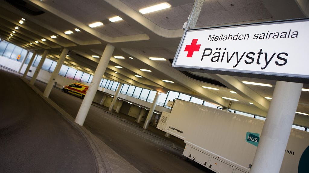 HUSin päivystyksen odotustilanne on kriisiytynyt muun muassa koronan vaikutuksesta.